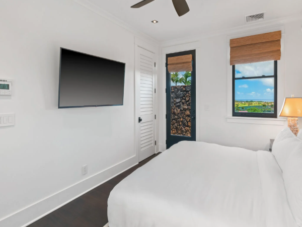 Luxury 6-Bedroom Vacation Home in Poipu - Ocean Views & Modern Comfort